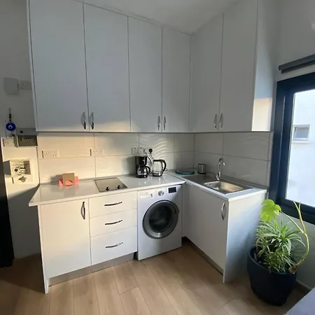 Apartamento Stylish Retreat In Nicosias Heart