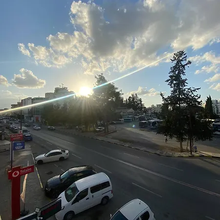 Stylish Retreat In Nicosias Heart 아파트 니코시아