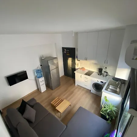 Stylish Retreat In Nicosias Heart 아파트